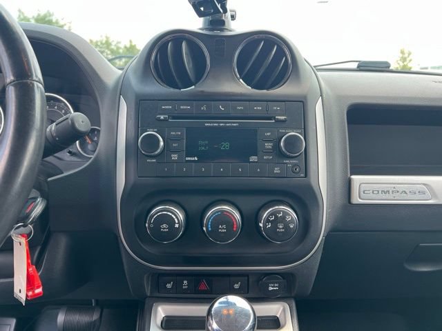 Used 2014 Jeep Compass Latitude w/ Sun/Sound Group AWD/4WD image 15