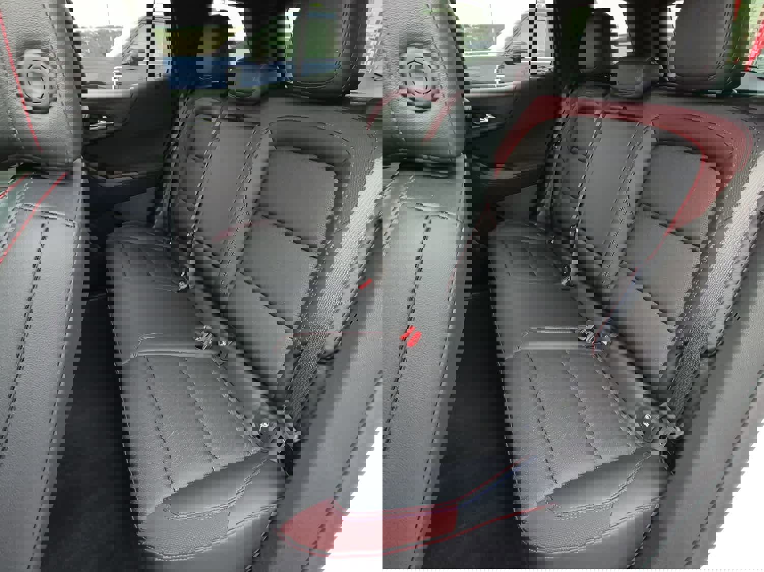 Used 2025 Chevrolet Equinox RS w/ Convenience Package III image 8