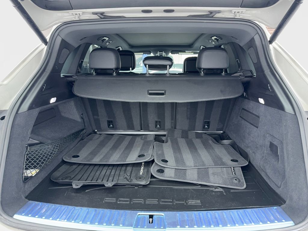 Used 2023 Porsche Cayenne image 42