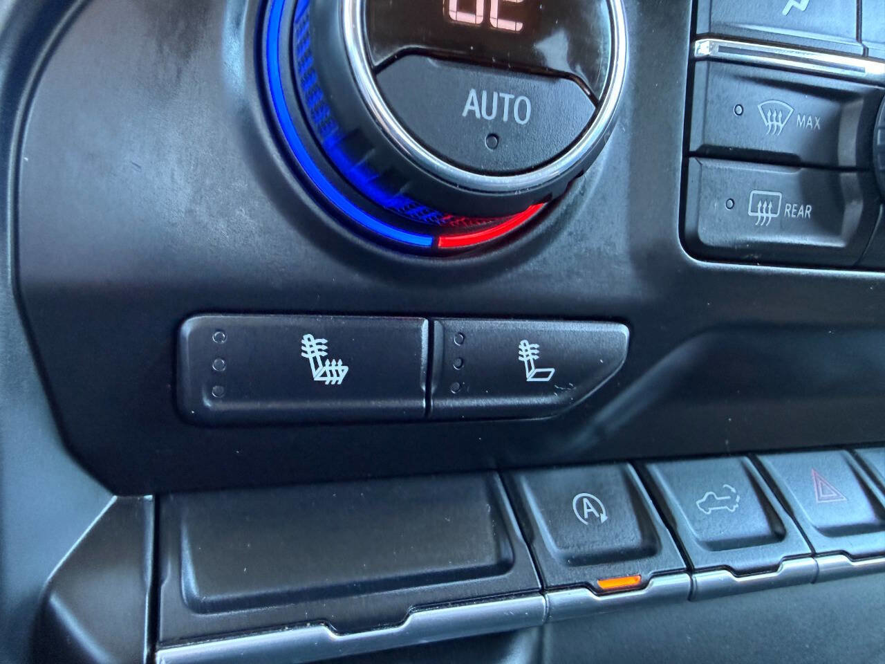 Used 2020 Chevrolet Silverado 1500 LT w/ Fleet Comfort Package image 40