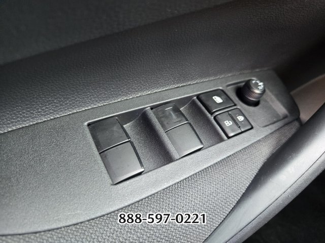 Used 2025 Toyota Corolla LE FWD image 31