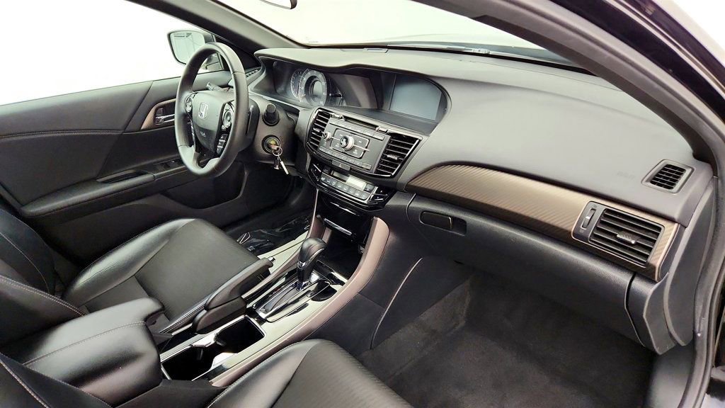 Used 2016 Honda Accord Sport image 25