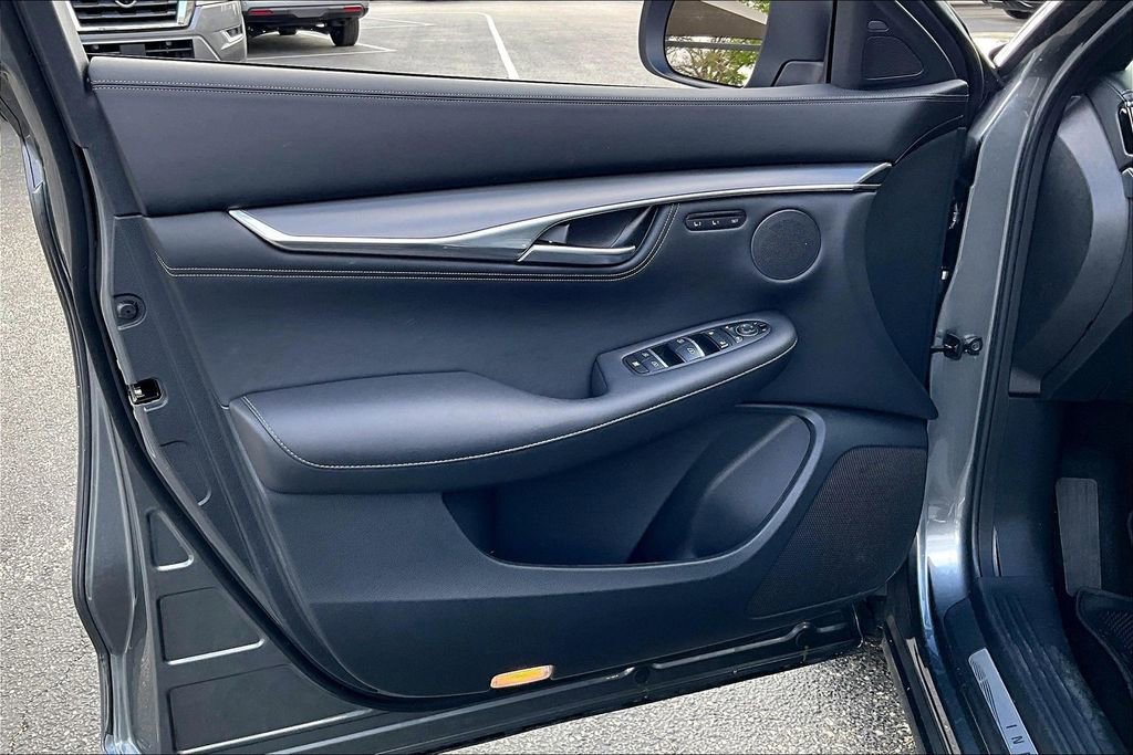 Certified 2025 INFINITI QX55 Luxe w/ Cargo Package image 24