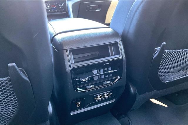 Used 2023 Jeep Grand Cherokee Laredo w/ Luxury Tech Group I AWD/4WD image 10