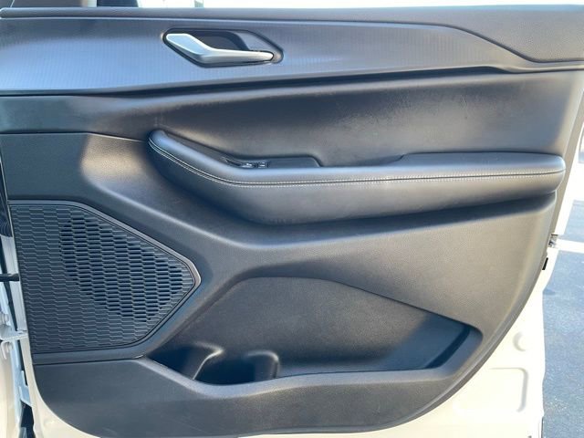 Used 2023 Jeep Grand Cherokee L Laredo image 29