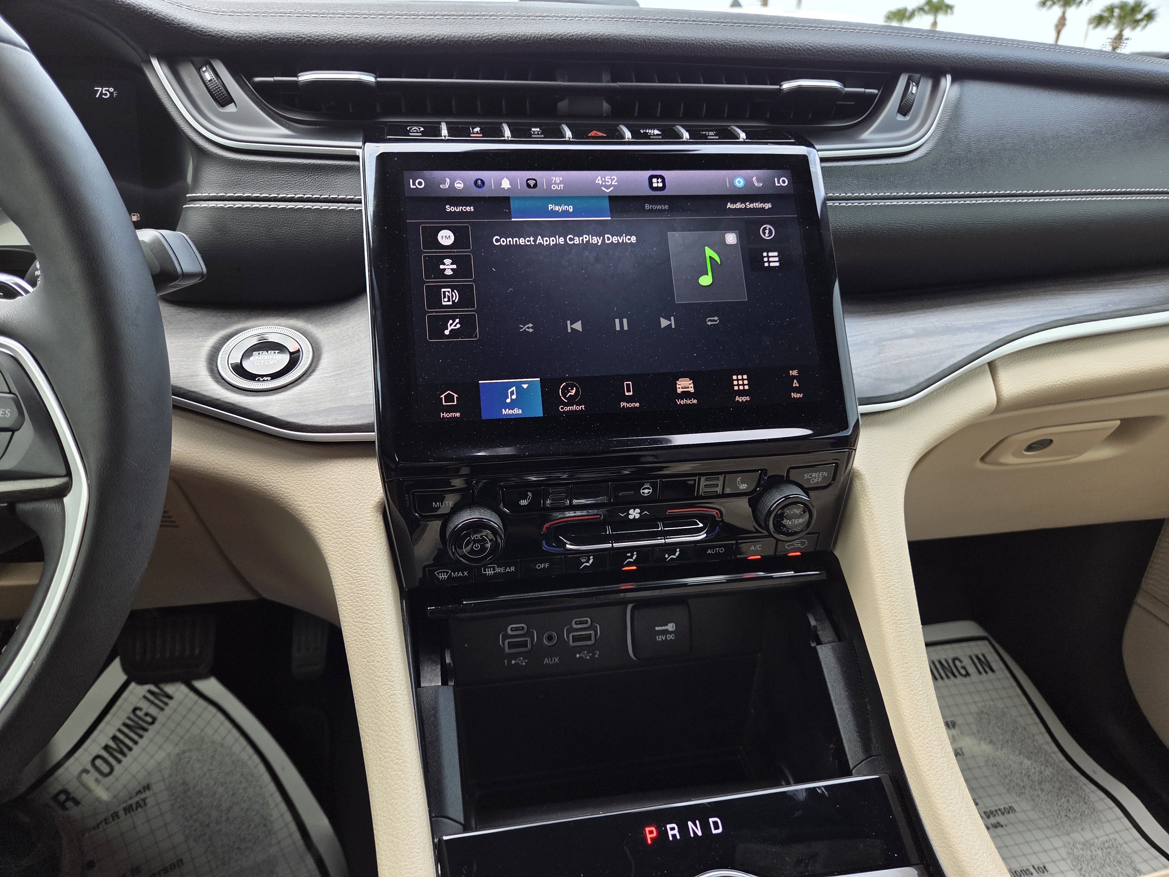 Used 2024 Jeep Grand Cherokee L Limited w/ Black Appearance Package image 34