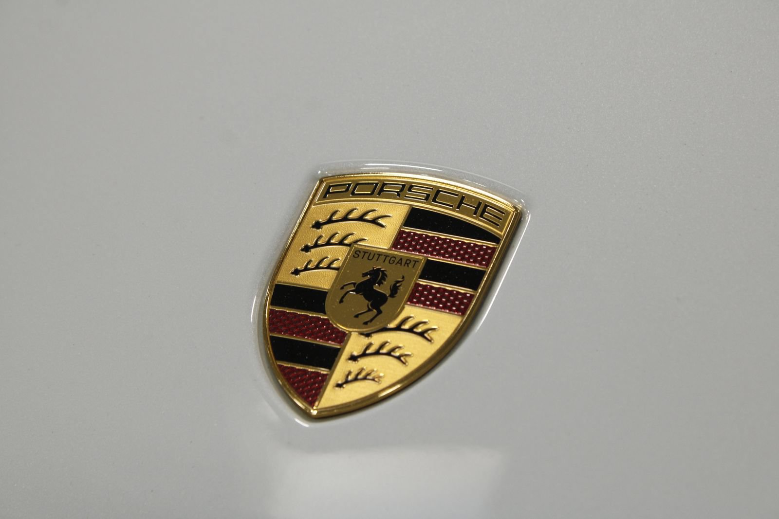 Certified 2025 Porsche Macan Electric RWD image 25