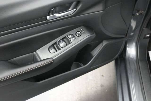 Used 2024 Nissan Altima 2.5 SV FWD image 10