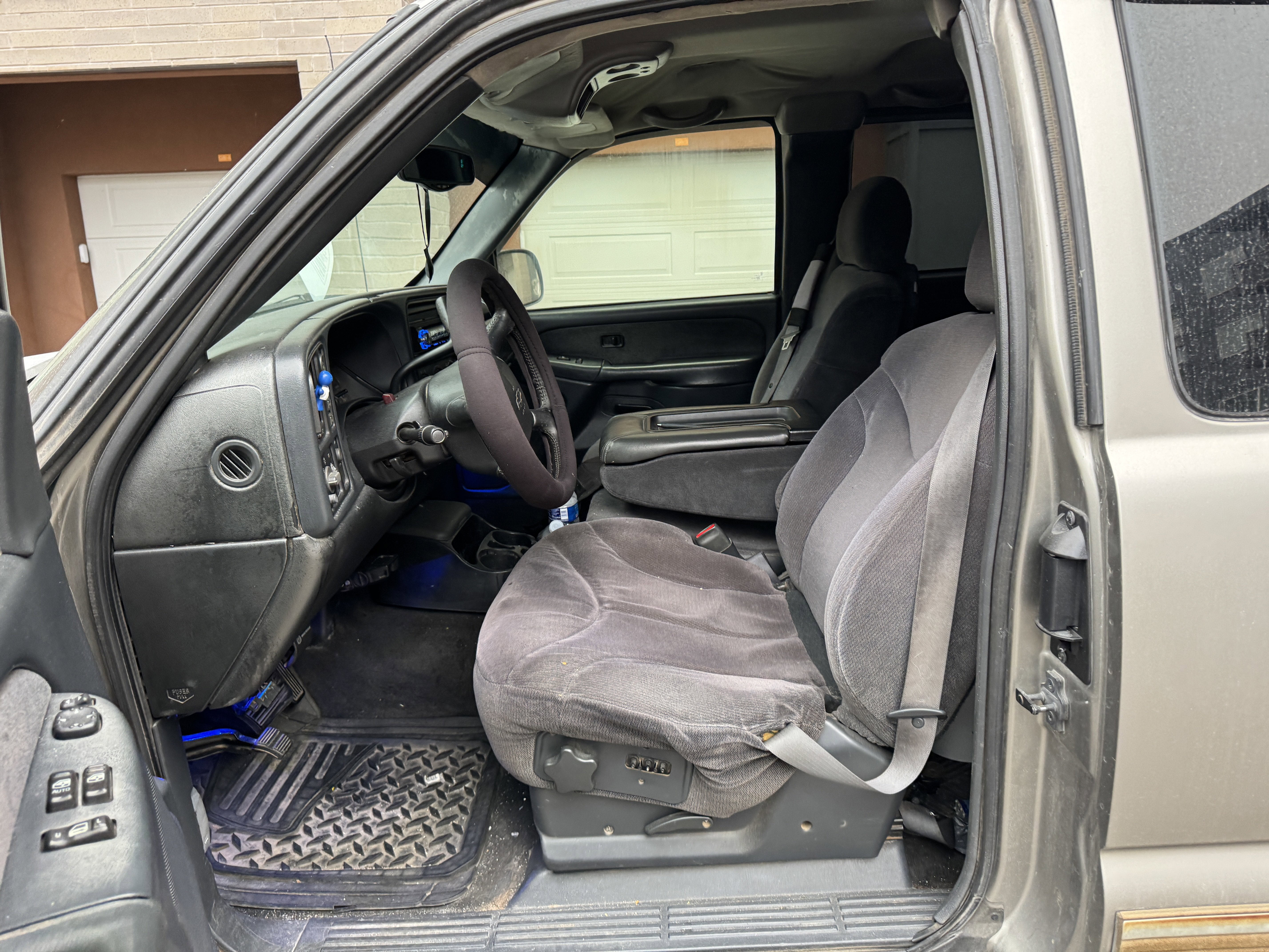 Used 2001 Chevrolet Silverado 2500 LS w/ Firm Ride Suspension Pkg image 12