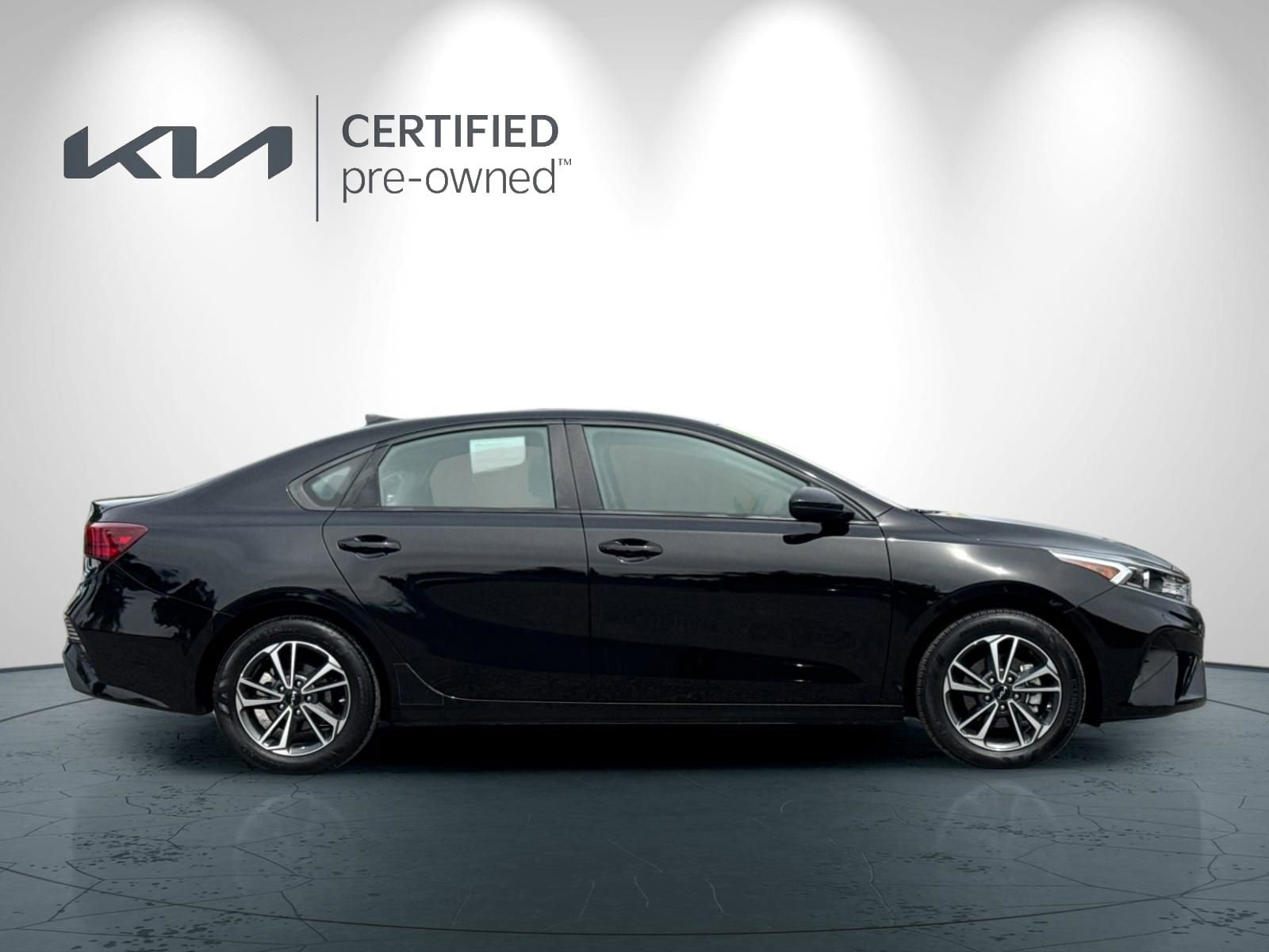 Certified 2023 Kia Forte LXS image 3