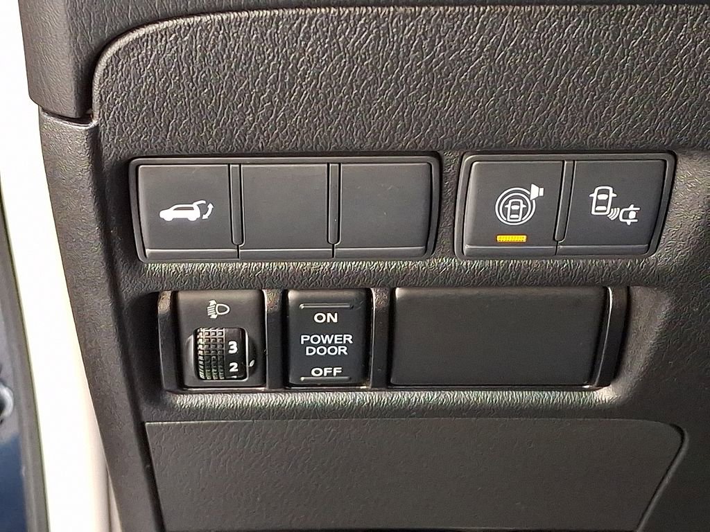 Used 2017 Nissan Armada Platinum w/ Captain Seat Package image 30