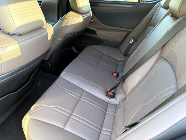 Used 2023 Lexus ES 350 Ultra Luxury w/ Accessory Package (Z2) FWD image 10