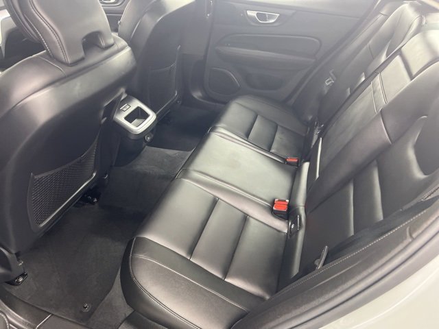 Used 2025 Volvo S60 B5 Core image 11