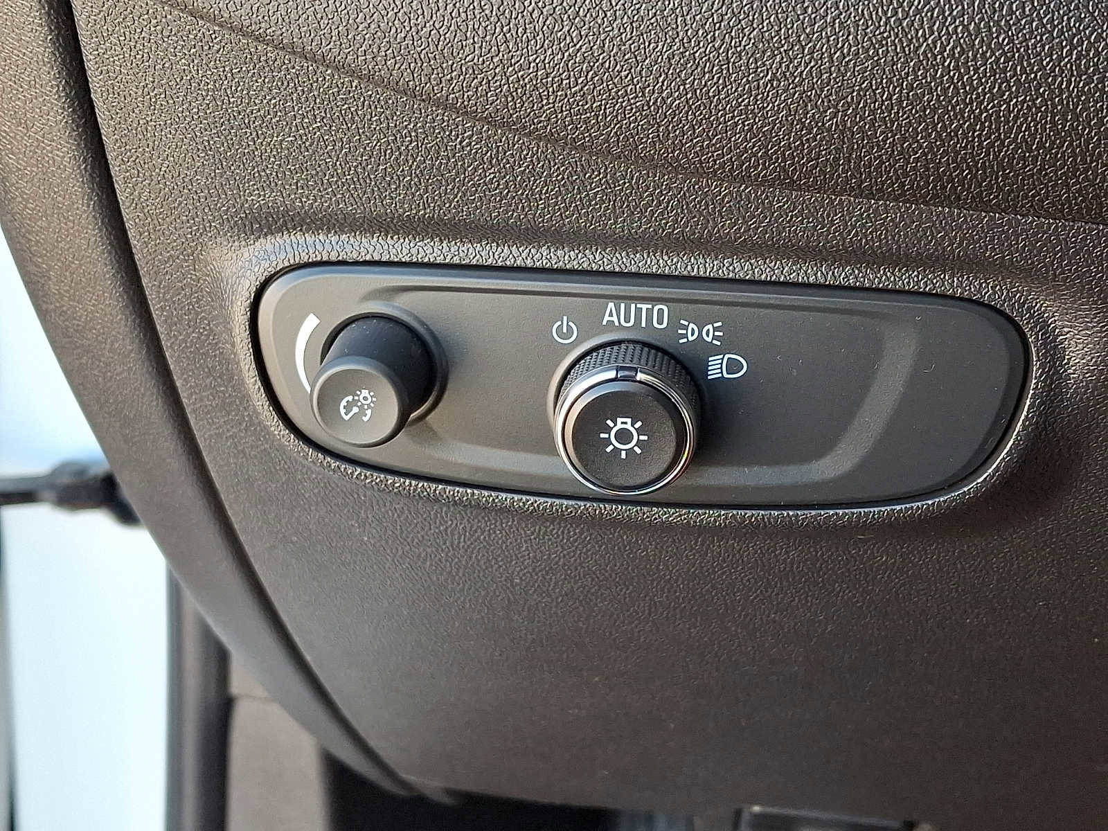 Used 2024 Chevrolet Equinox LT image 24