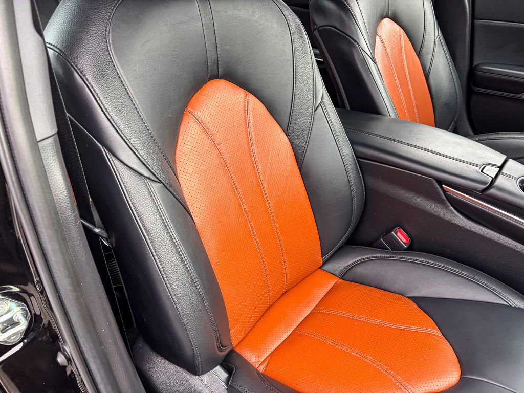 Used 2020 Toyota Avalon XLE image 38