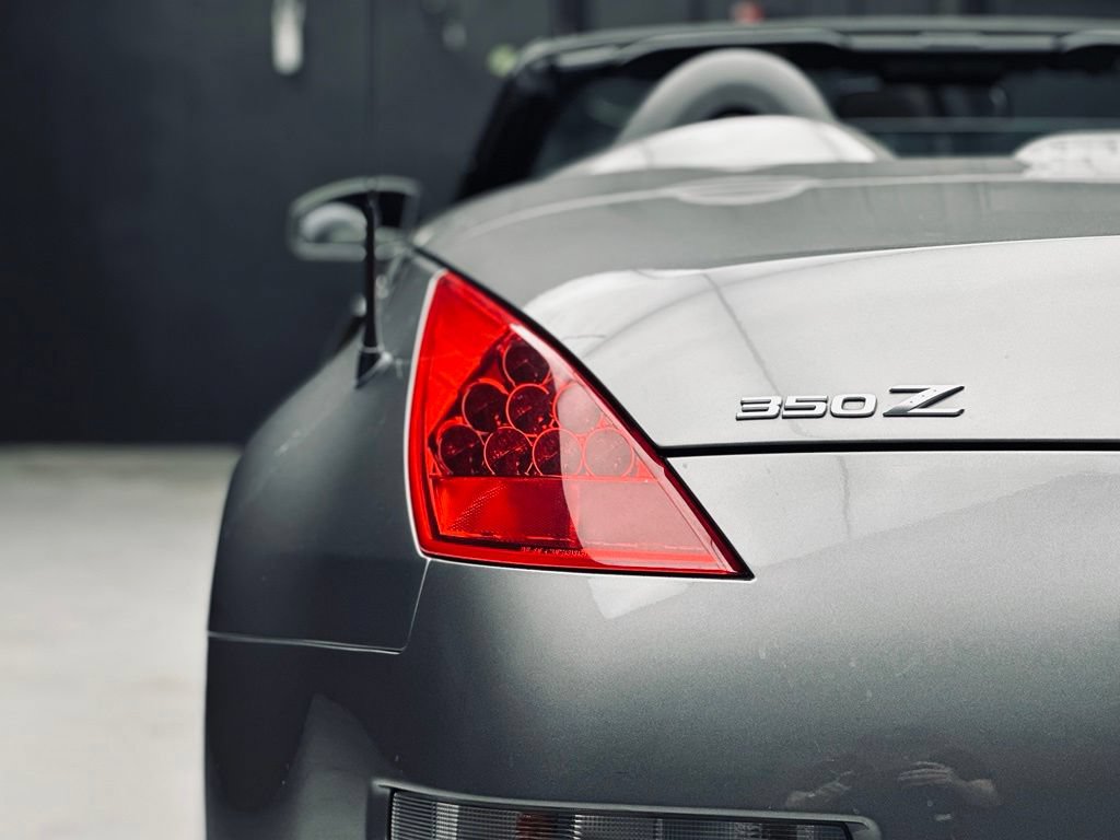 Used 2007 Nissan 350Z Enthusiast RWD image 16