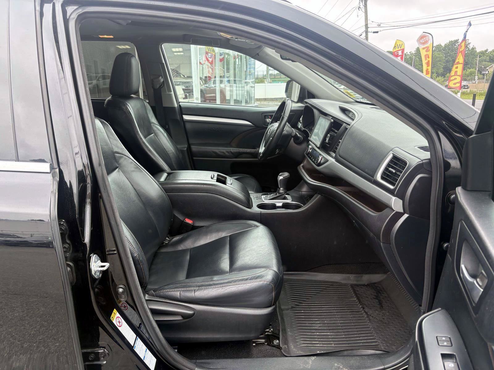 Used 2015 Toyota Highlander XLE AWD/4WD image 24
