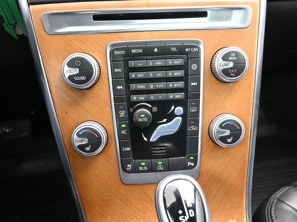 Used 2017 Volvo XC60 T5 Inscription w/ Preferred Option Package image 14