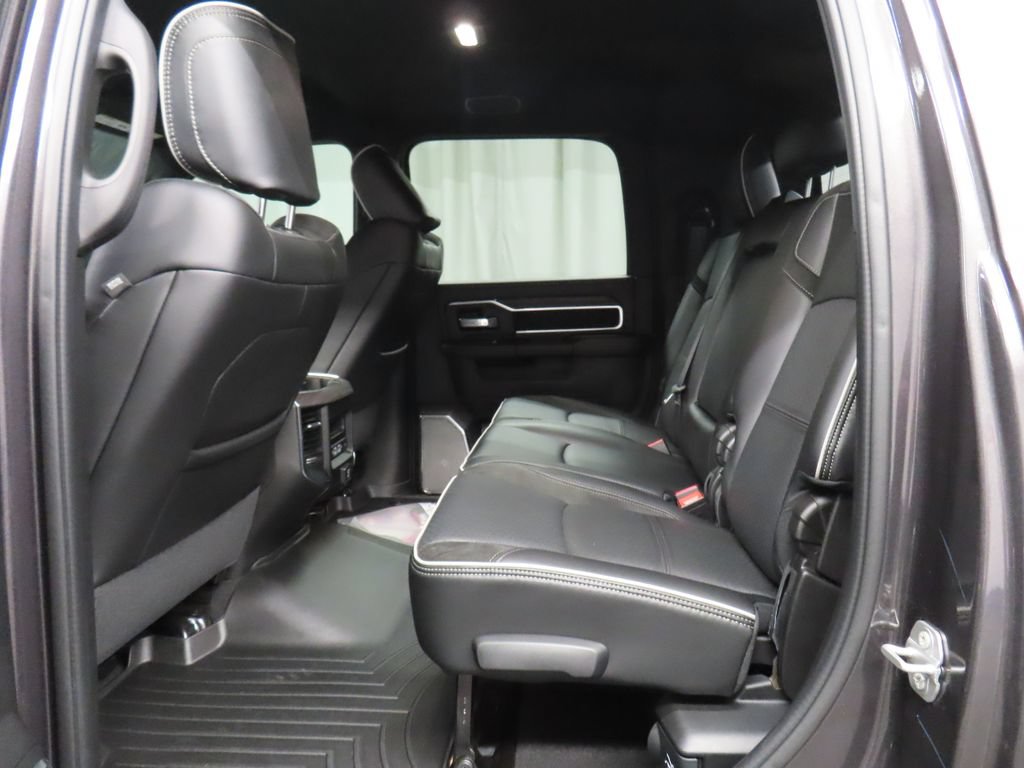 Used 2026 RAM 2500 Laramie AWD/4WD image 17