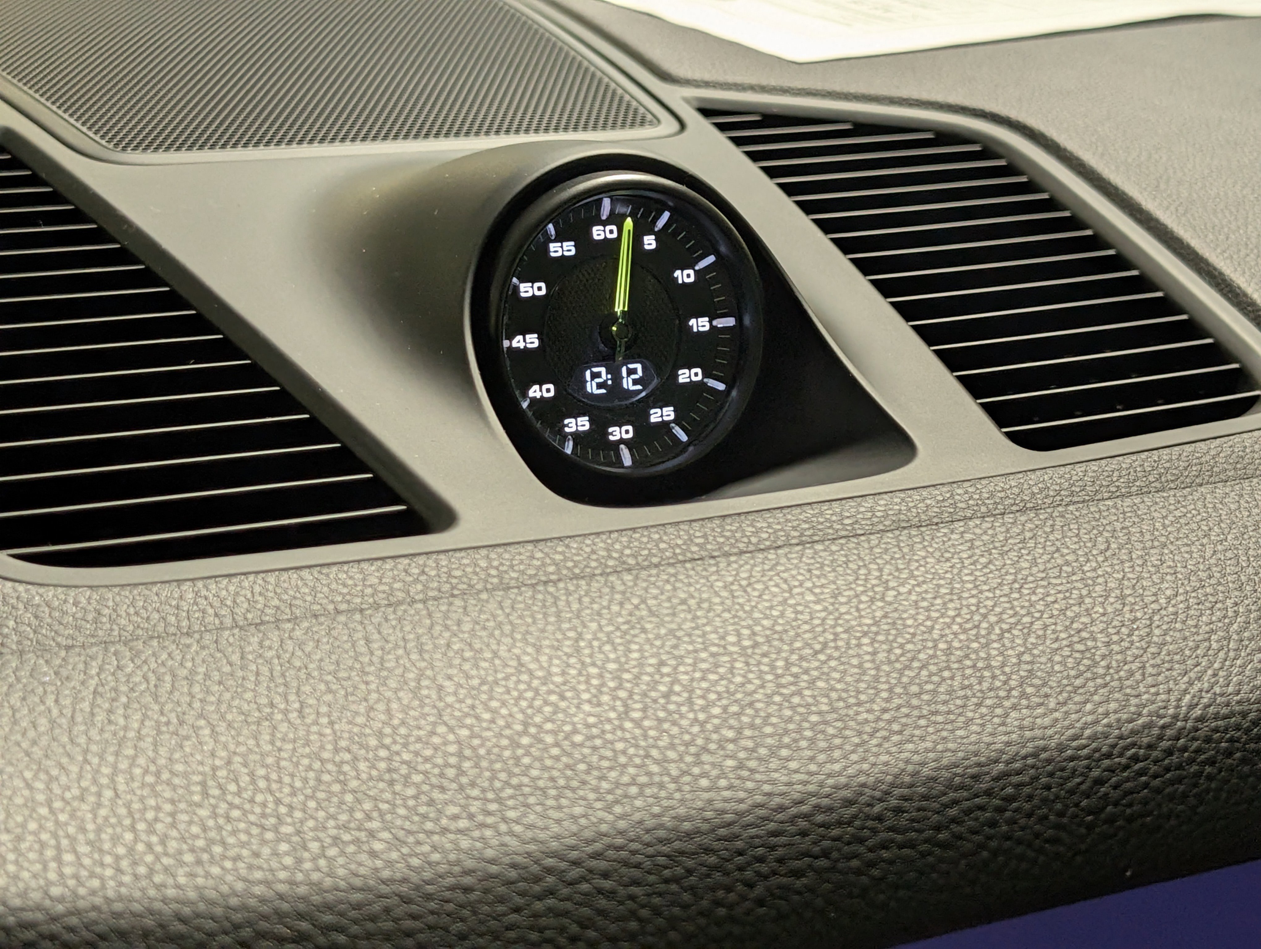 Certified 2022 Porsche Cayenne E-Hybrid image 35