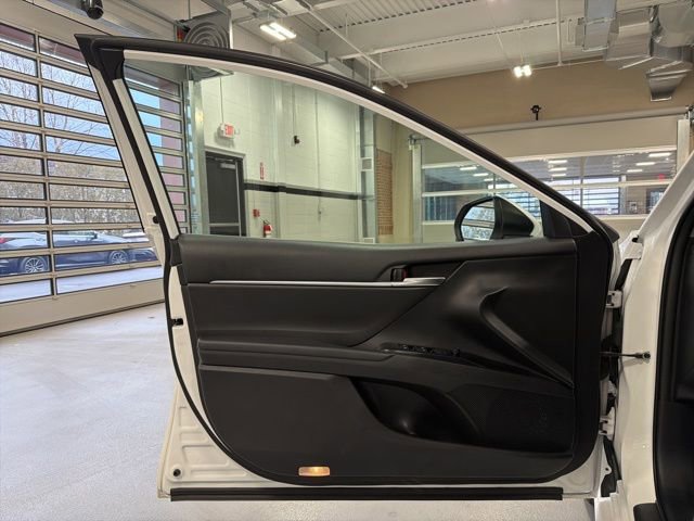 Used 2019 Toyota Camry SE image 9