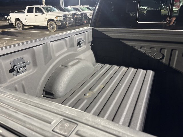 Used 2016 Ford F150 Platinum w/ Equipment Group 701A Luxury image 9