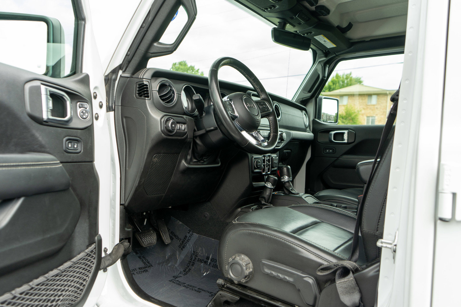 Used 2022 Jeep Wrangler Unlimited Sahara w/ LED Lighting Group AWD/4WD image 14