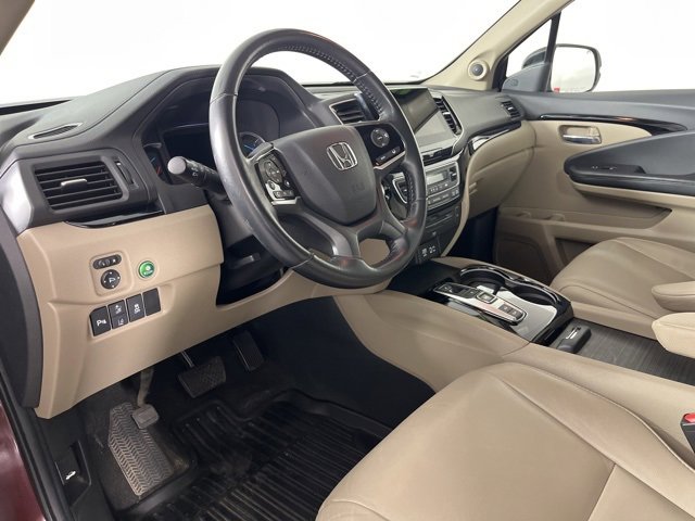 Used 2019 Honda Pilot Touring image 2