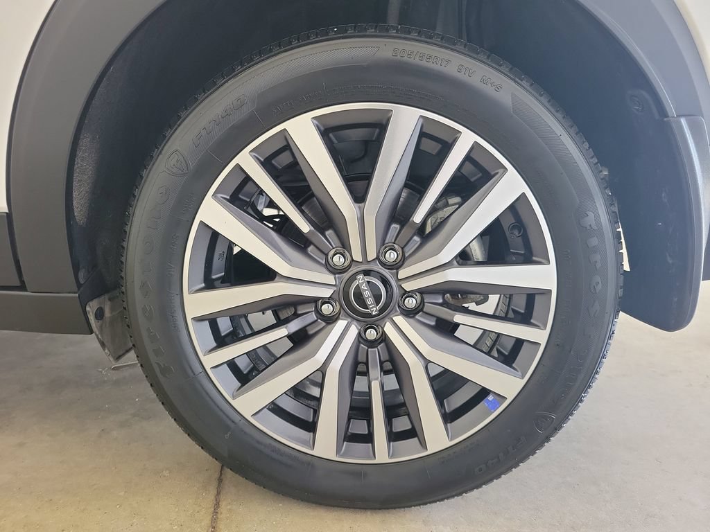 Used 2023 Nissan Kicks SV FWD image 12