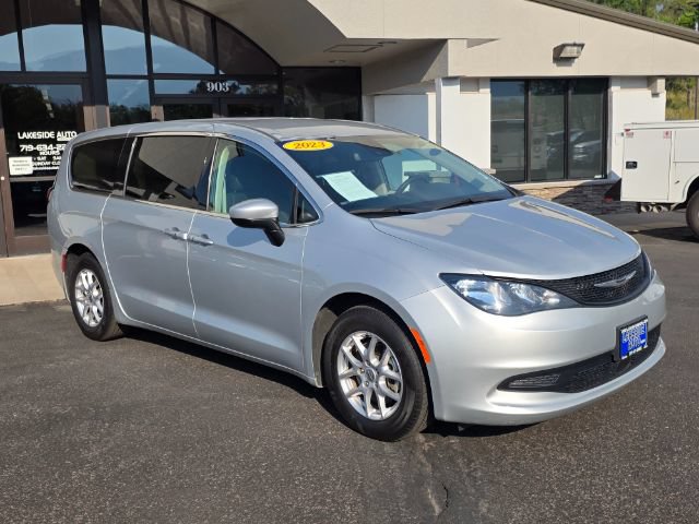 Used 2023 Chrysler Voyager LX FWD image 3