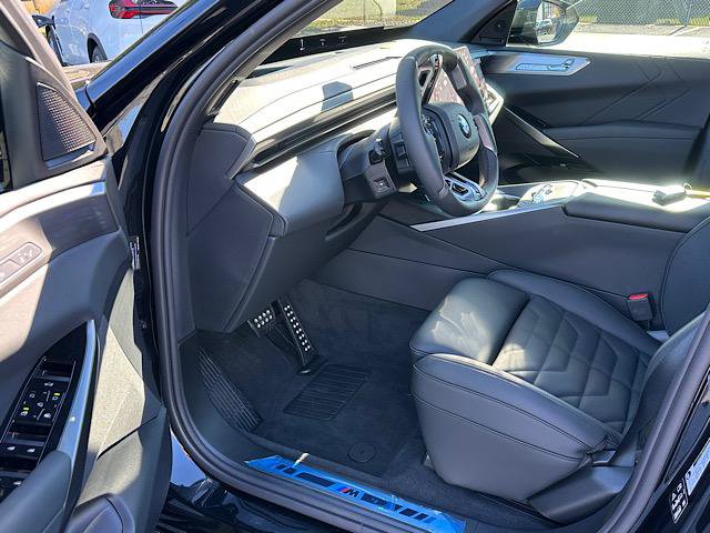 New 2027 BMW X5 xDrive40i w/ M Sport Package AWD/4WD image 4