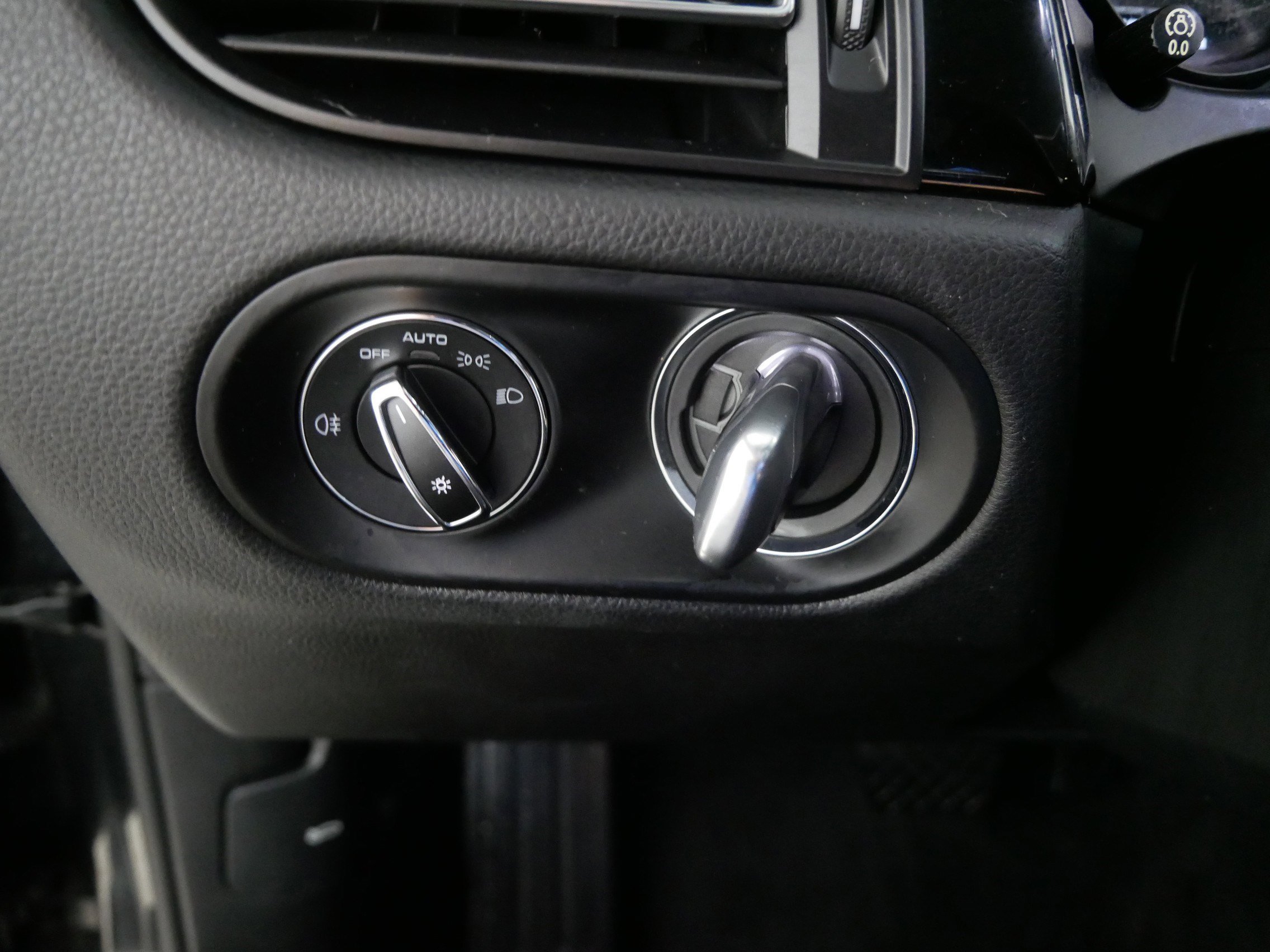 Used 2019 Porsche Macan image 26