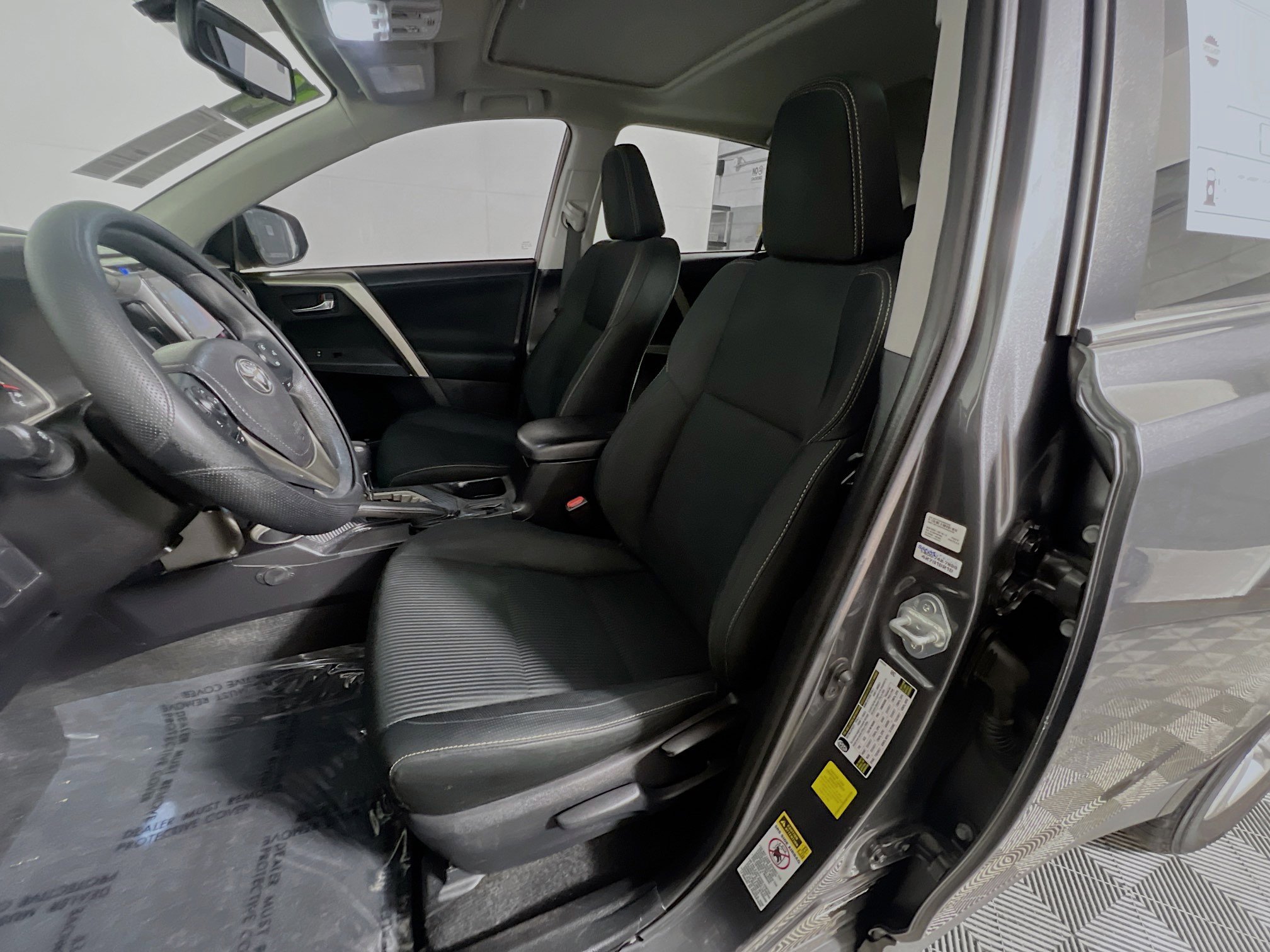 Used 2014 Toyota RAV4 XLE image 15