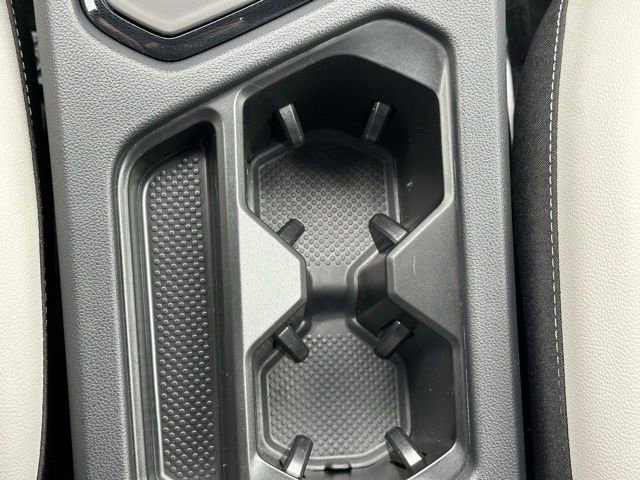 Used 2025 Volkswagen Taos SE image 23