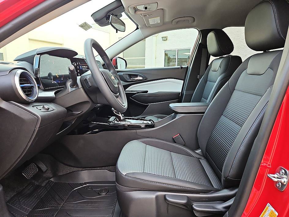 New 2026 Chevrolet Trax LT FWD image 9