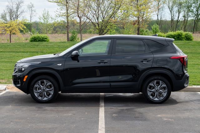 Used 2025 Kia Seltos LX AWD/4WD image 26