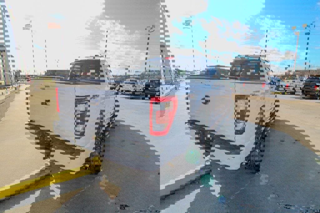 Used 2023 Ford F150 Lariat w/ Equipment Group 502A High image 3