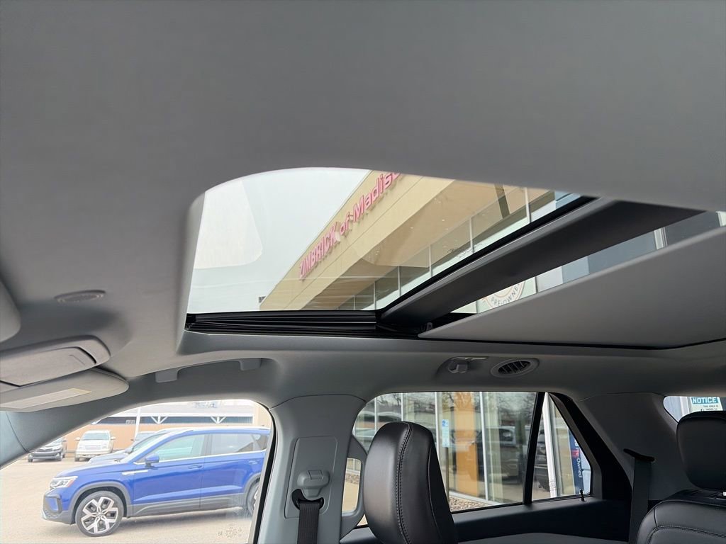 Used 2023 Ford Explorer XLT w/ Equipment Group 202A image 15