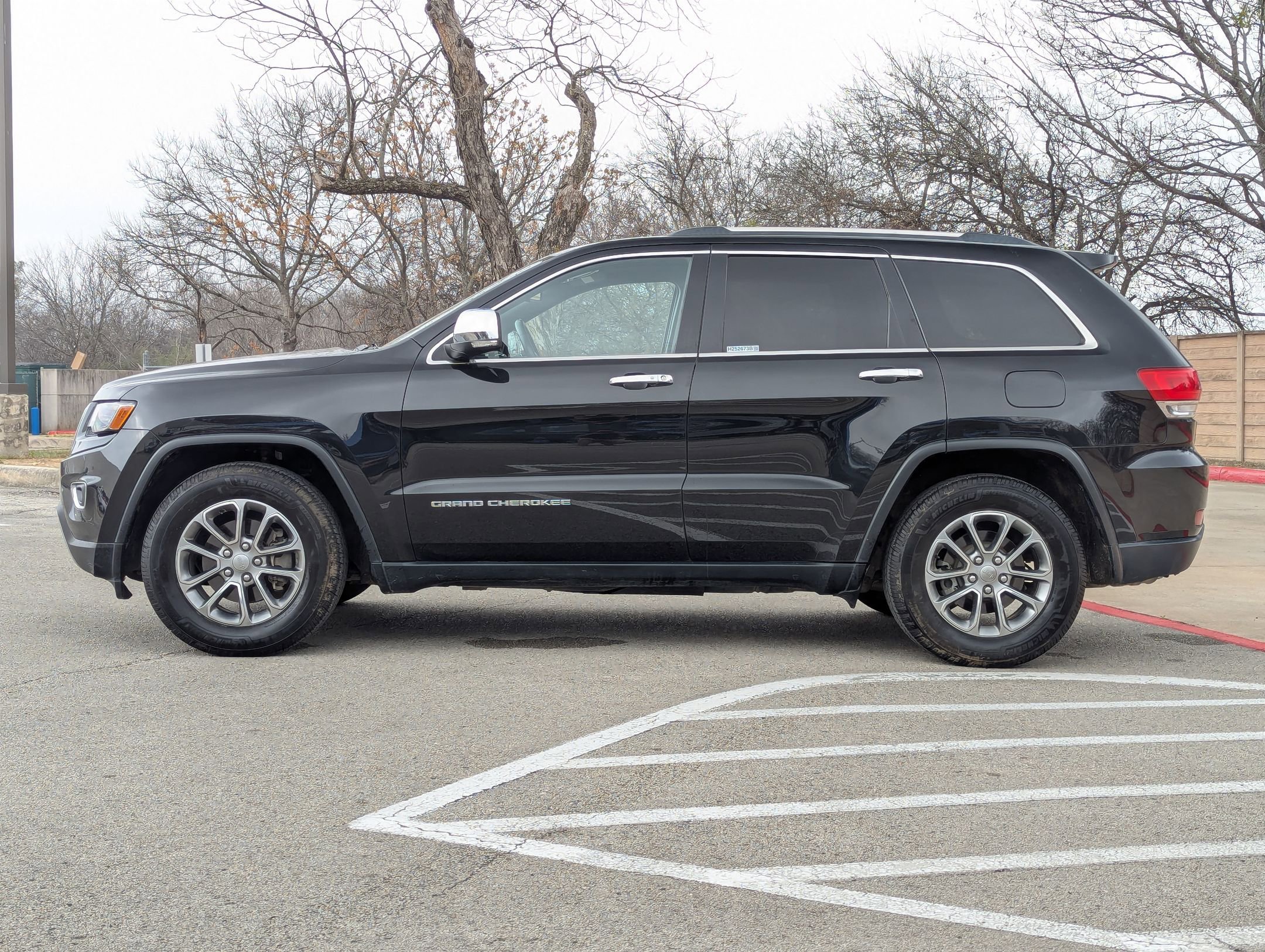 Used 2014 Jeep Grand Cherokee Limited w/ Luxury Group II image 7