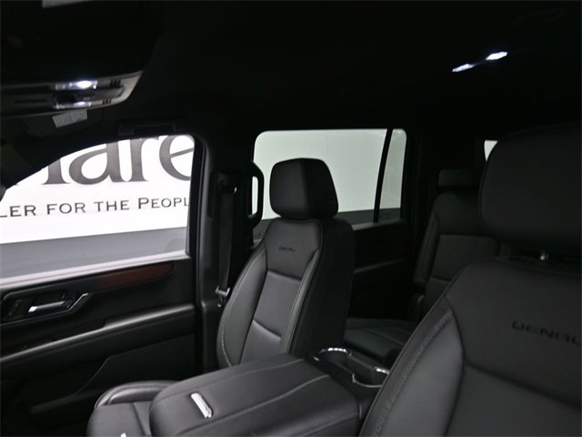 Used 2025 GMC Yukon XL Denali image 17