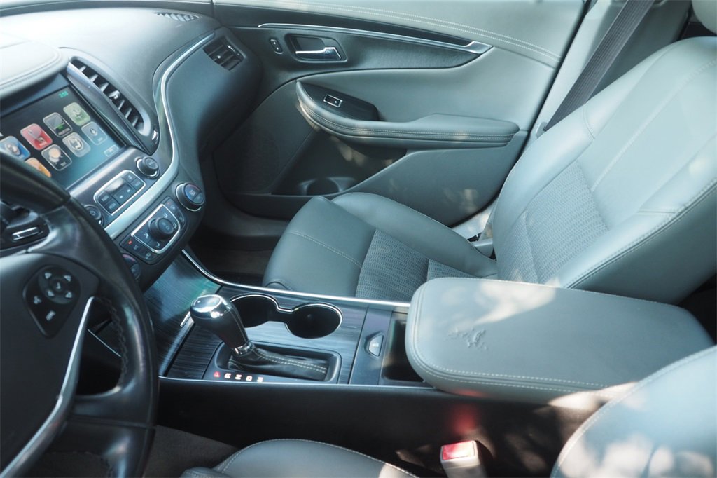 Used 2017 Chevrolet Impala LT image 9