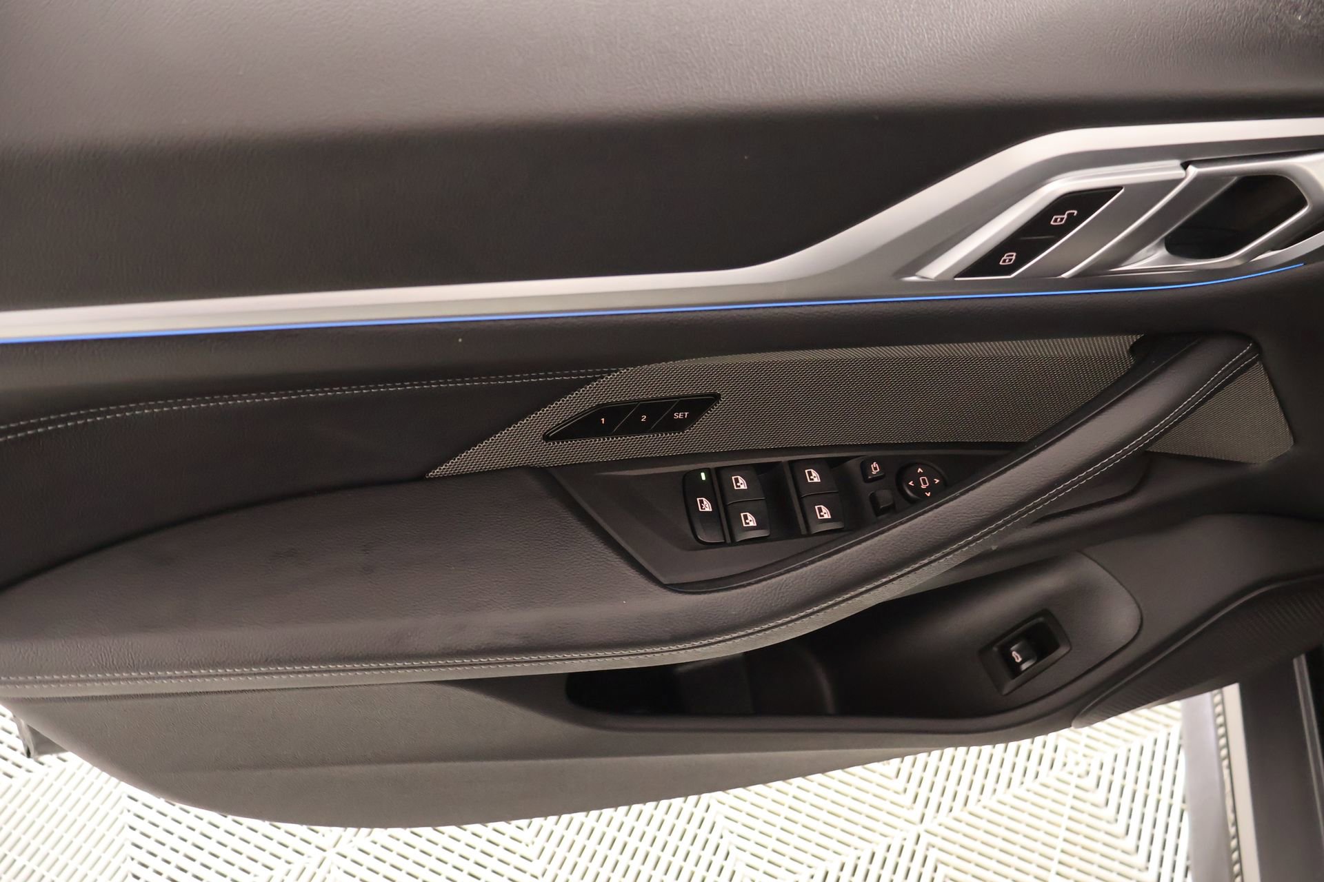 Used 2023 BMW i4 eDrive35 w/ Premium Package image 17