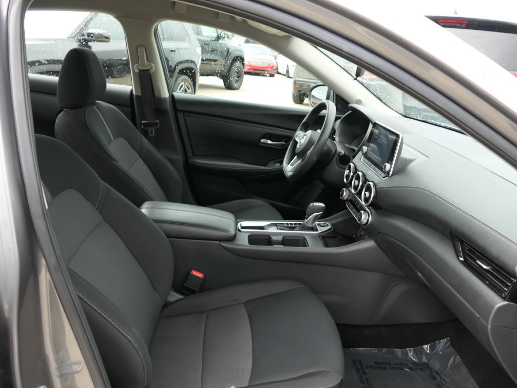 Used 2024 Nissan Sentra SV FWD image 26