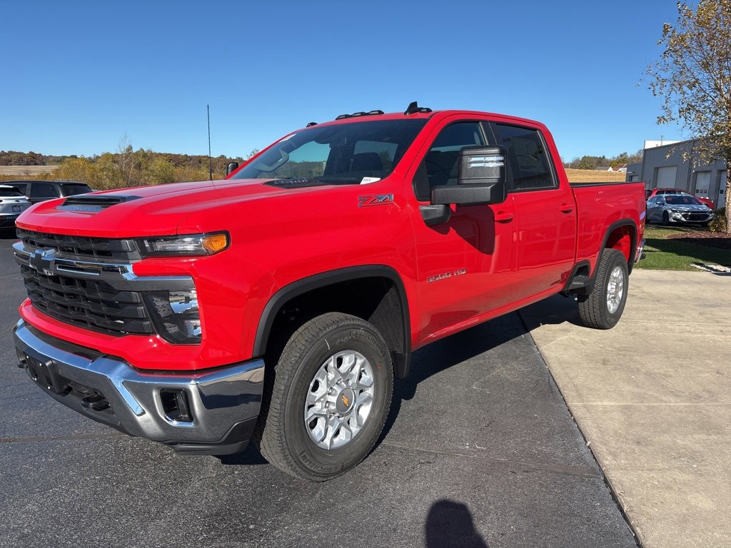 New 2026 Chevrolet Silverado 3500 LT image 3