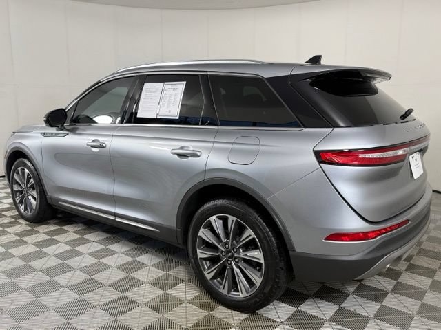 Used 2022 Lincoln Corsair Reserve w/ Elements Package FWD image 5