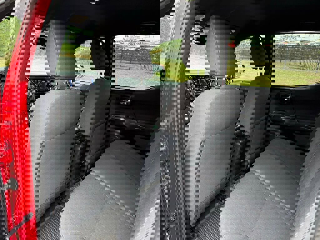 Used 2017 Toyota Tacoma TRD Off-Road w/ Tow Package (A/T) image 25