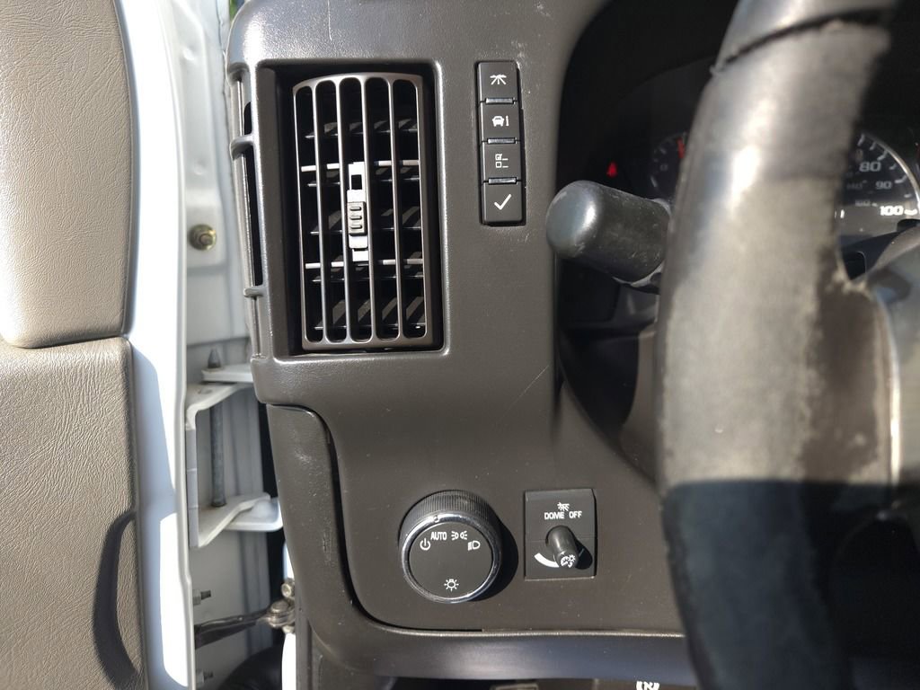 Used 2017 Chevrolet Express 3500 RWD image 18