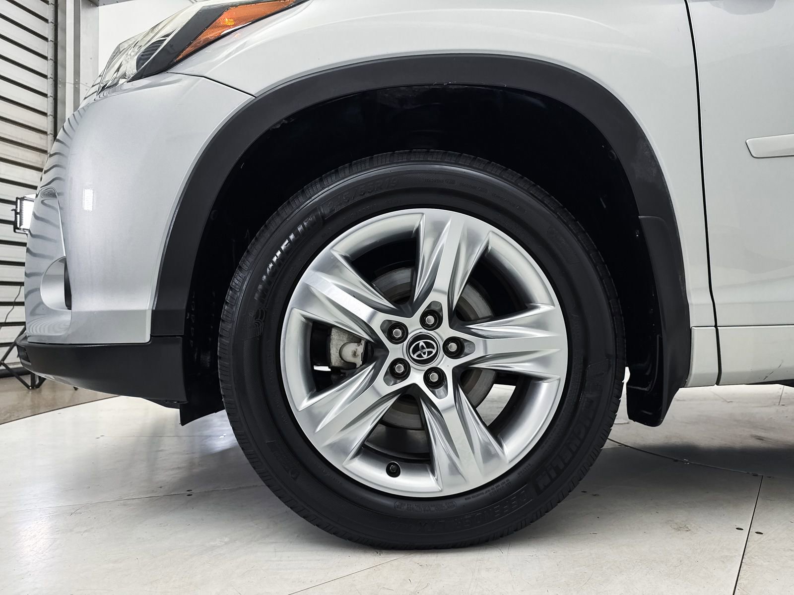 Used 2018 Toyota Highlander Limited AWD/4WD image 14