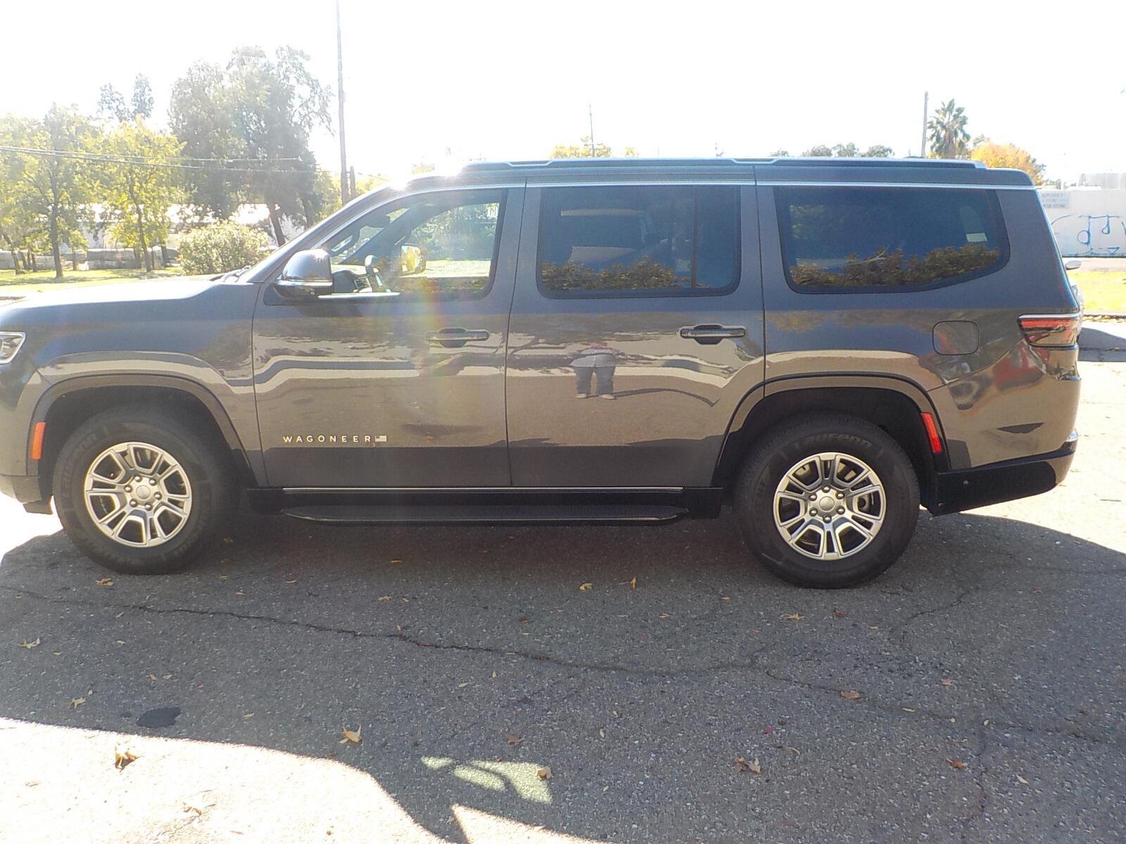 Used 2022 Jeep Wagoneer Series I w/ Convenience Group I AWD/4WD image 5