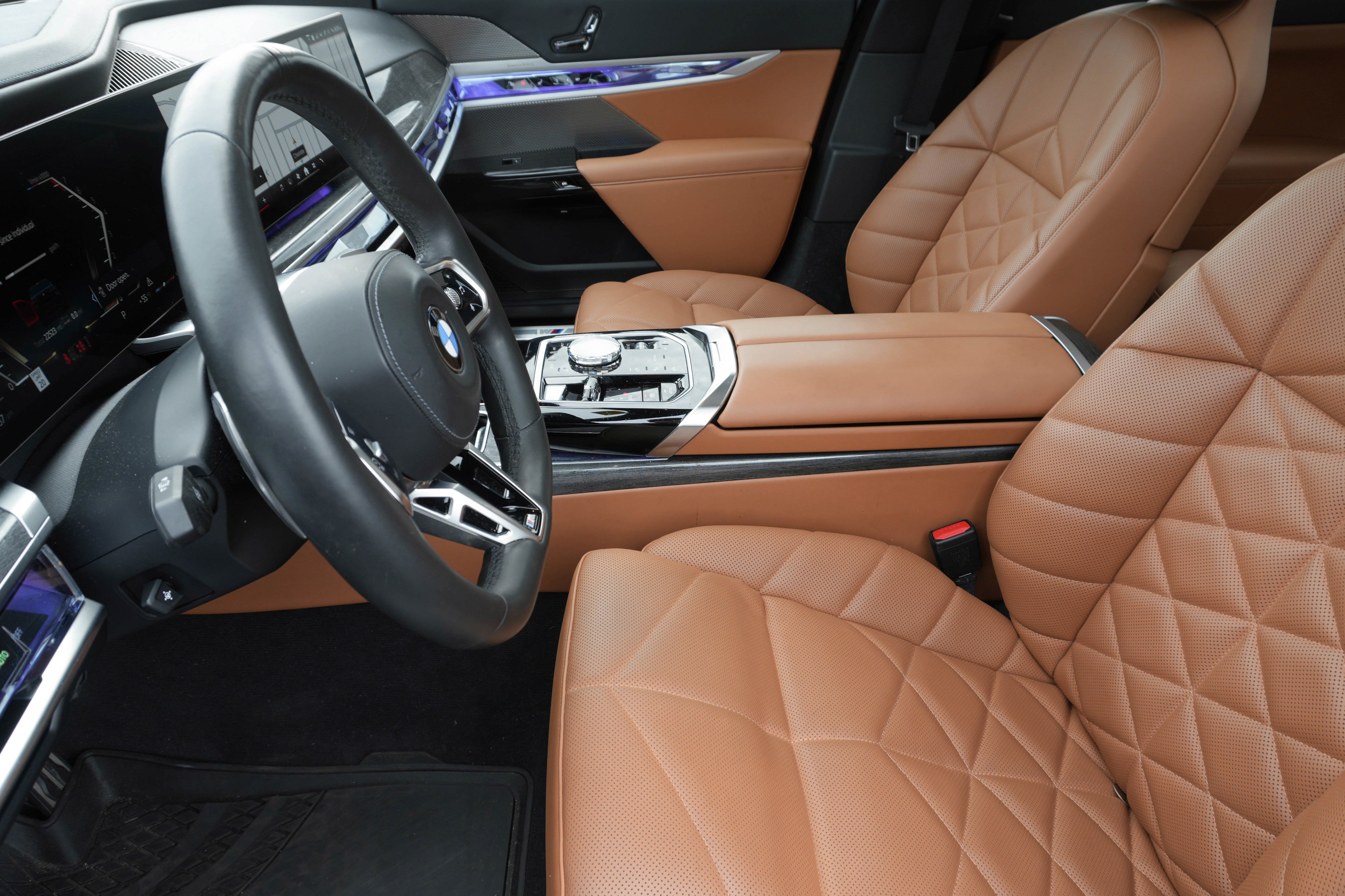 Certified 2023 BMW 740i w/ Parking Assistance Package RWD image 12